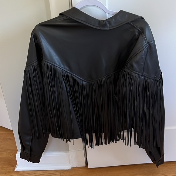 Leather jacket with fringes - Picture 3 of 3